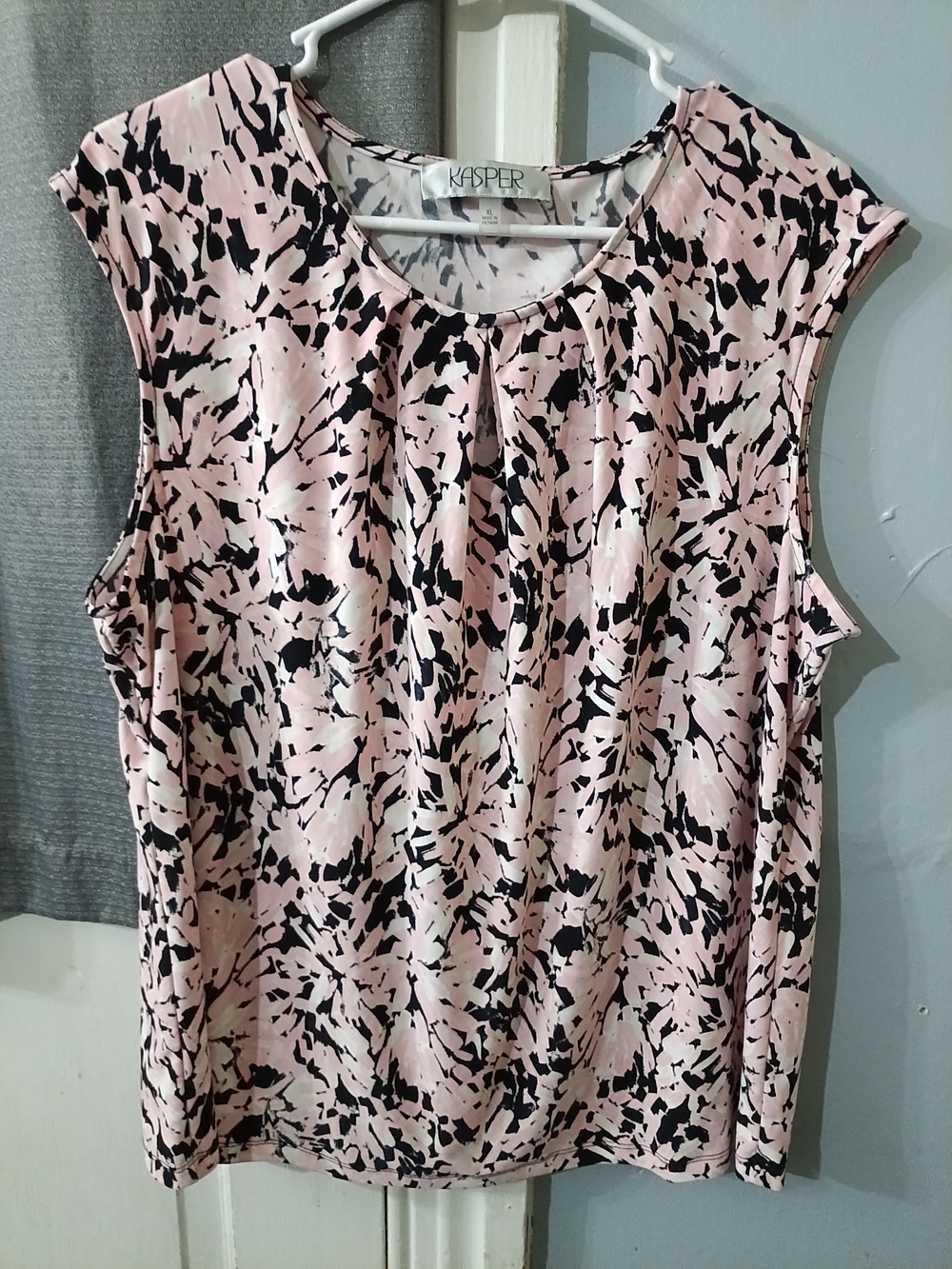 Kasper Pink & Black Abstract Print Sleeveless Blouse